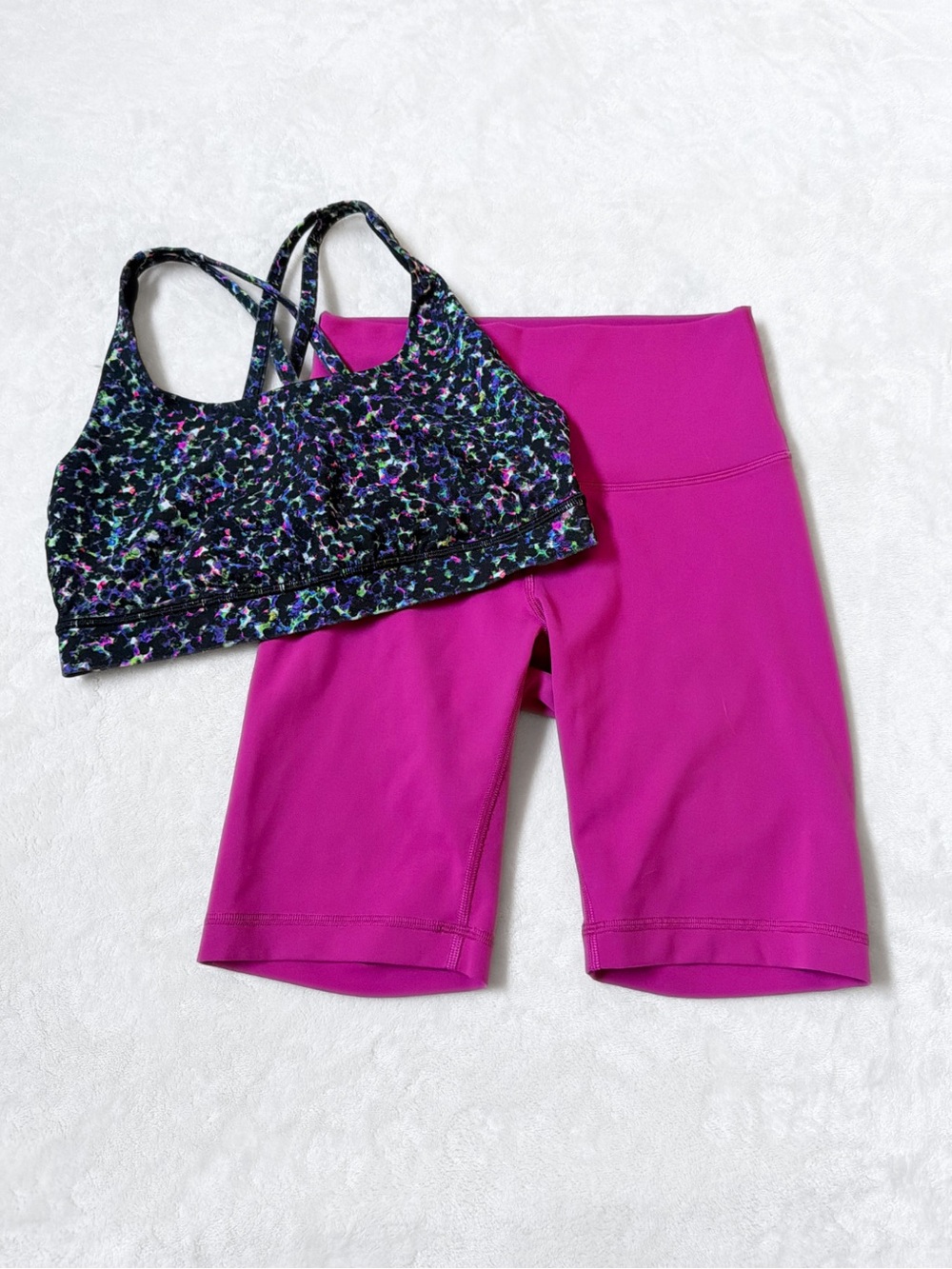 EUC Lululemon Energy Bra + Align 8” Shorts Set – Summer Raspberry – Size 6/8